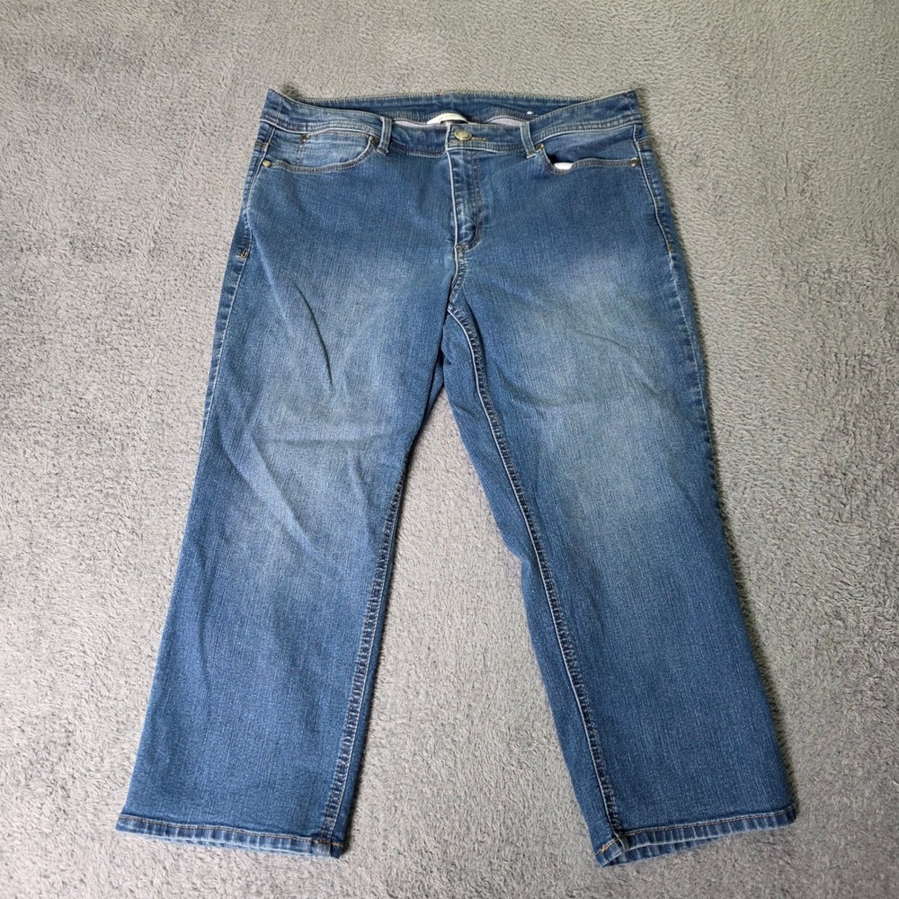 Christopher & Banks Womens 8 Capri Jeans Blue Medium Wash Embroidered Stretch